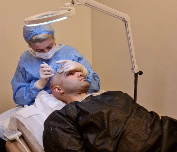 Hair Transplantation <br>in a Clinical Environment